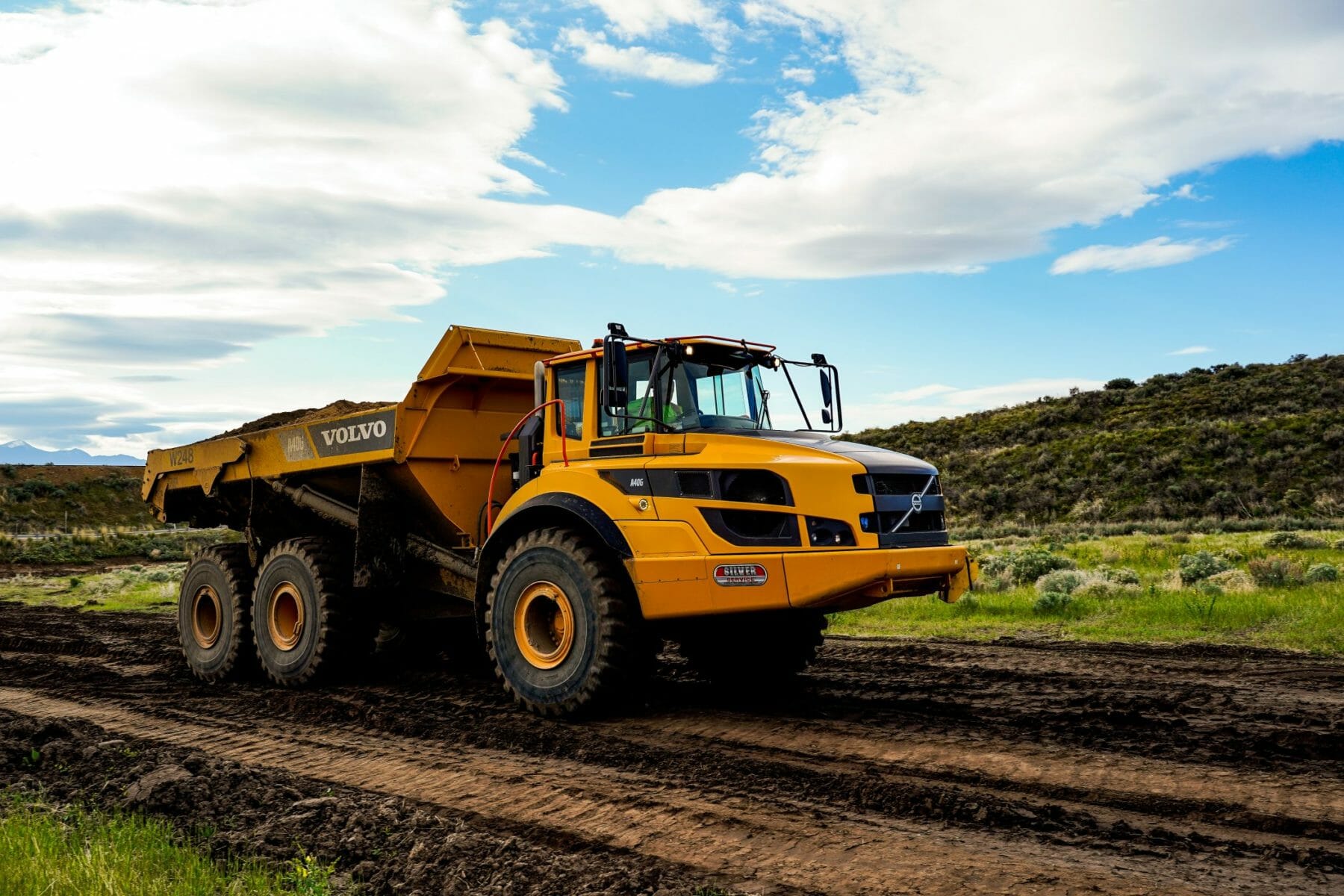 Komatsu Dump Truck Hauling Dirt in Utah Farm | Agricultural Construction | JUDSON